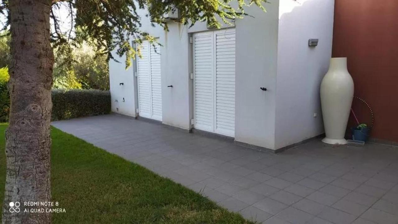 Luxurious 6 Bedroom Villa In A Great Location Chalkida Bagian luar foto