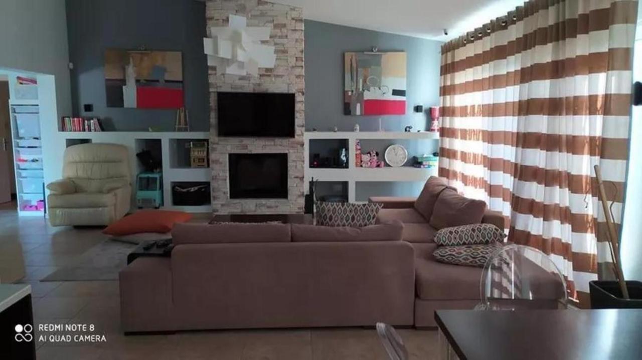 Luxurious 6 Bedroom Villa In A Great Location Chalkida Bagian luar foto