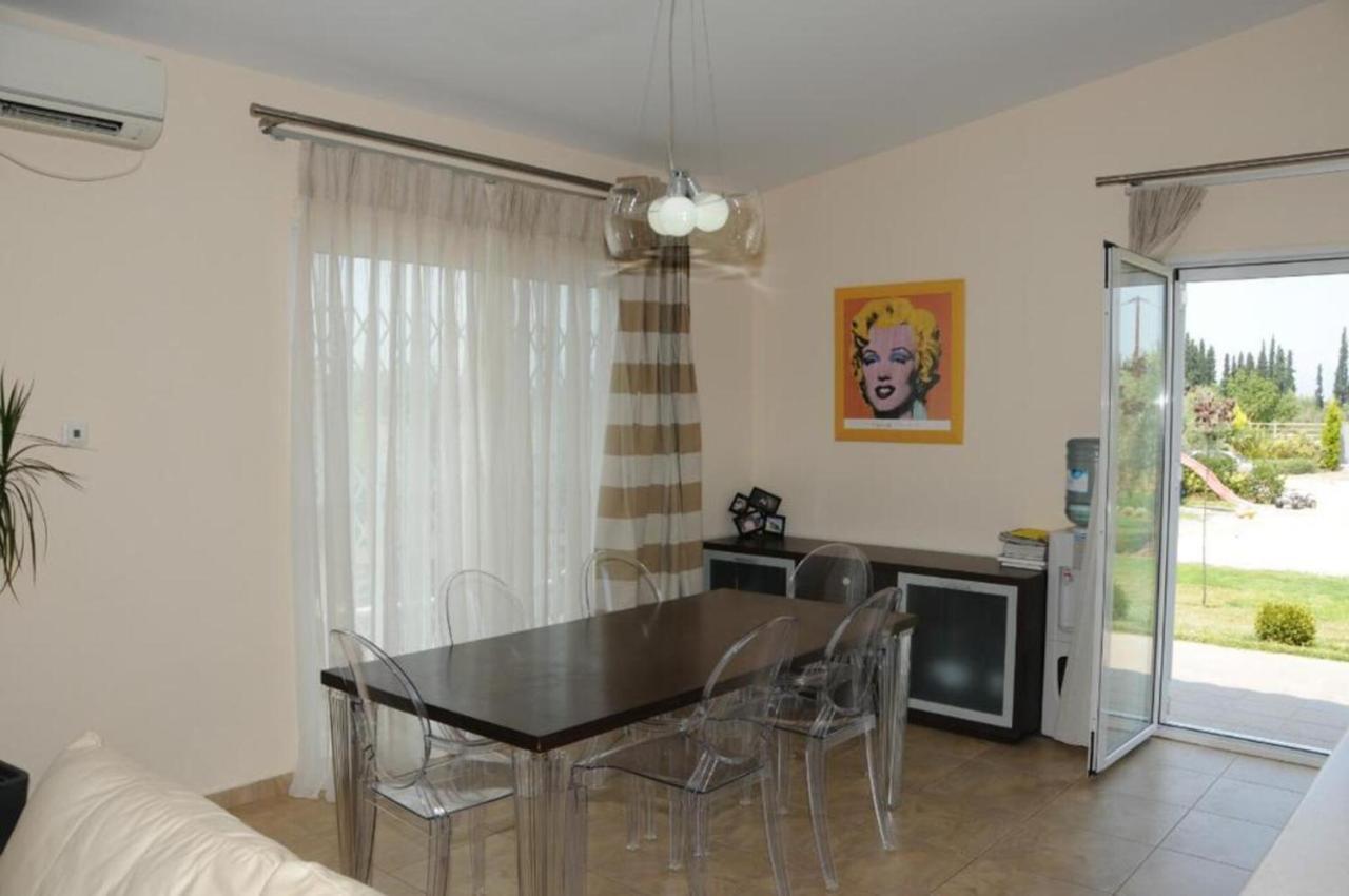 Luxurious 6 Bedroom Villa In A Great Location Chalkida Bagian luar foto